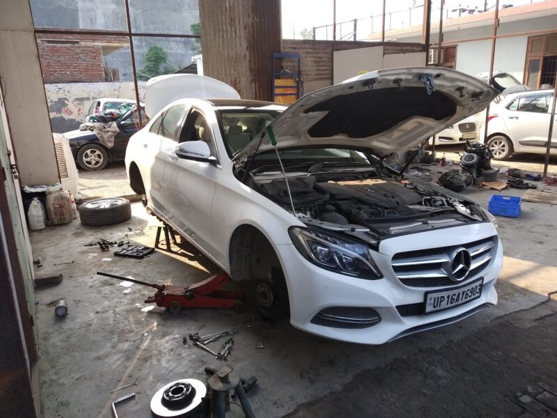 Master mechanics LUXURY CAR EXPERTS in Ghaziabad