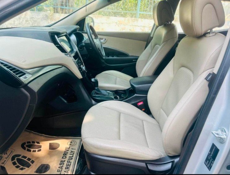 2015 Hyundai New Santa Fe CRDI 4WD AT: Second Owner, Excellent Condition For Sale - Delhi Registered