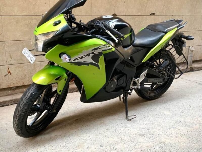 CBR 150R 2014 Brand new condition total genuine bike for Sale